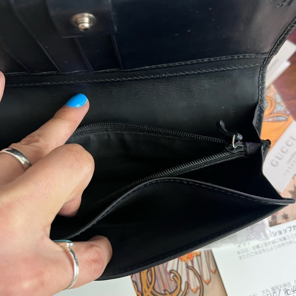 Gucci wallet, in excellent used condition. No tears, discoloration or wear. - Picture 4 of 12